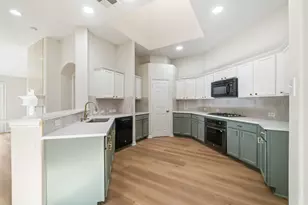 21606 Kings Bend Dr, Kingwood, TX 77339 - Photo 12