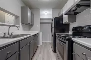 7610 Cameron Rd, Austin, TX 78752 - Photo 6