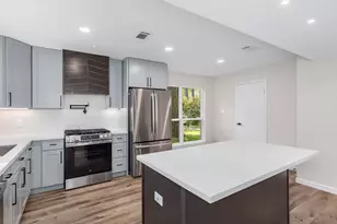 79 N Pathfinders Cir, The Woodlands, TX 77381 - Photo 16