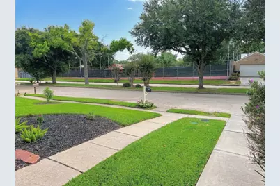 10916 Francoise Boulevard, Houston, TX 77042 - Photo 4