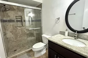 10916 Francoise Blvd, Houston, TX 77042 - Photo 18