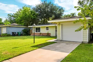 10202 Woodwind Dr, Houston, TX 77025 - Photo 2