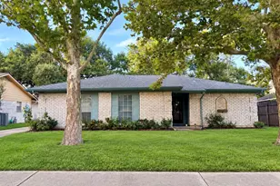 1326 Barrowgate Dr, Sugar Land, TX 77498 - Photo 1