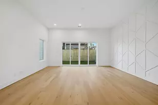 835 W 25th St, Houston, TX 77008 - Photo 6