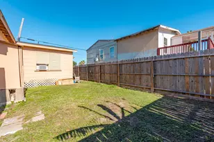 1014 48th St, Galveston, TX 77551 - Photo 18