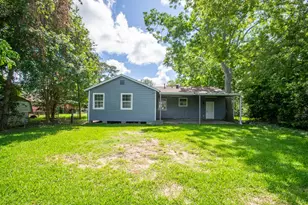 1323 S Beauregard St, Alvin, TX 77511 - Photo 28
