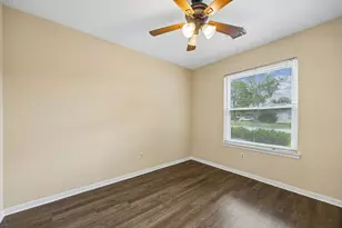 10819 E Linwood Dr, La Porte, TX 77571 - Photo 12