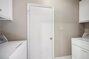 250 Sugar Berry Cir, Houston, TX 77024 - Photo 20