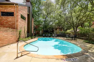 250 Sugar Berry Cir, Houston, TX 77024 - Photo 24