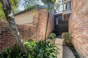 250 Sugar Berry Cir, Houston, TX 77024 - Photo 22
