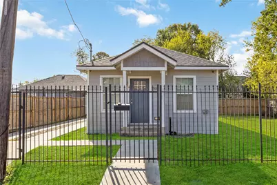 3810 Rawley Street, Houston, TX 77020 - Photo 2