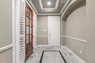 107 Dennis St, Houston, TX 77006 - Photo 8