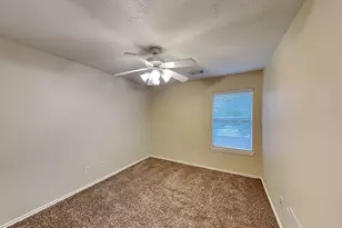 410 Sun River Ln, Dickinson, TX 77539 - Photo 12