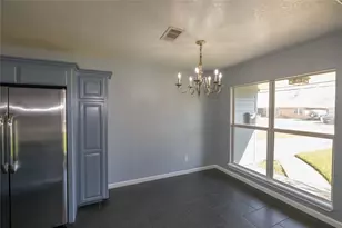 110 S Magnolia St, Lake Jackson, TX 77566 - Photo 12