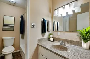 427 Hollyvale Dr, Houston, TX 77060 - Photo 8