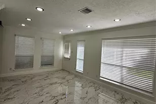 9207 Dairy View Ln, Houston, TX 77099 - Photo 10