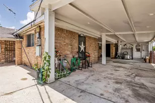 809 Brooks St, Houston, TX 77009 - Photo 2