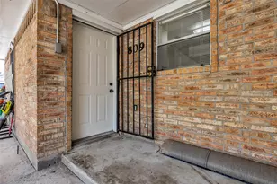 809 Brooks St, Houston, TX 77009 - Photo 4