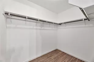 7 E Brookberry Ct, The Woodlands, TX 77381 - Photo 16