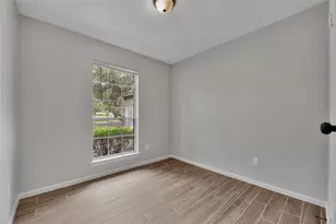 7 E Brookberry Ct, The Woodlands, TX 77381 - Photo 22