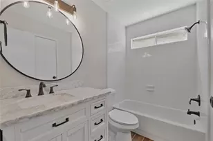 7 E Brookberry Ct, The Woodlands, TX 77381 - Photo 20