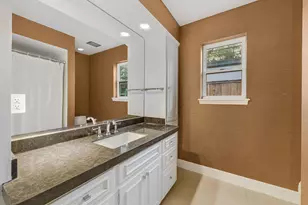 323 Vanderpool Ln, Houston, TX 77024 - Photo 28
