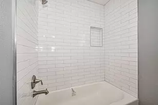 10659 Hazelhurst Dr, Houston, TX 77043 - Photo 30