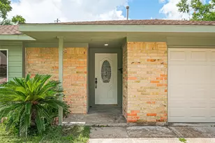 10659 Hazelhurst Dr, Houston, TX 77043 - Photo 2