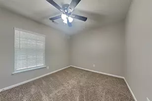 5 Regency Ct, Conroe, TX 77304 - Photo 12