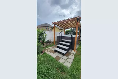 2606 Oakwood Bluff Trail, Houston, TX 77038 - Photo 30