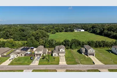 6623 Blimp Base Blvd, Hitchcock, TX 77563 - Photo 24