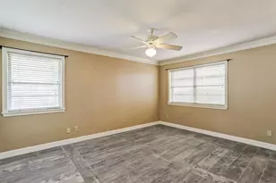 3750 Drummond St, Houston, TX 77025 - Photo 10