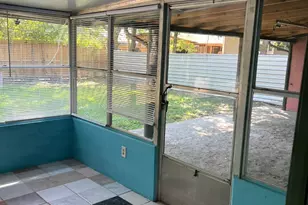 9314 Valley Stream St, Houston, TX 77037 - Photo 8