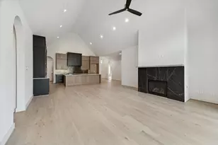 422 Venado View Court, Conroe, TX 77304 - Photo 6
