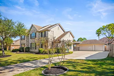 1305 Buttonwood Drive, Friendswood, TX 77546 - Photo 4