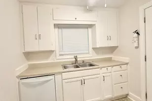 119 Oak Dr, Lake Jackson, TX 77566 - Photo 6