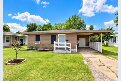 119 Oak Drive, Lake Jackson, TX 77566 - Photo 1