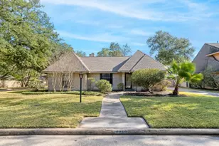 3926 Oak Gardens Dr, Houston, TX 77339 - Photo 2