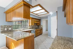 3926 Oak Gardens Dr, Houston, TX 77339 - Photo 4