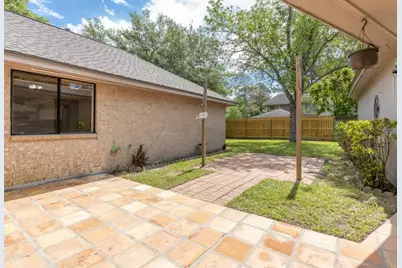 3926 Oak Gardens Drive, Houston, TX 77339 - Photo 22