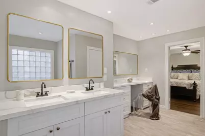 4315 Breakwood Drive, Houston, TX 77096 - Photo 14