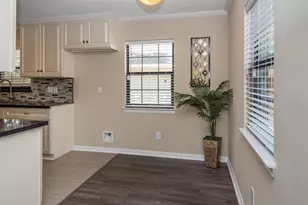 11038 Waxwing St, Houston, TX 77035 - Photo 10