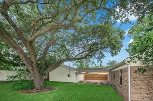 11038 Waxwing St, Houston, TX 77035 - Photo 30