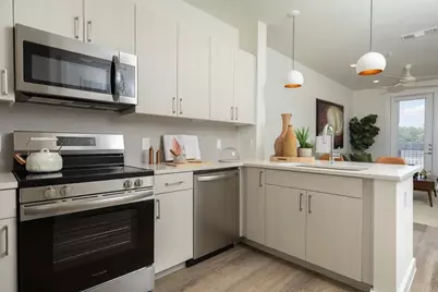 1690 North Loop #363, Houston, TX 77009 - Photo 6