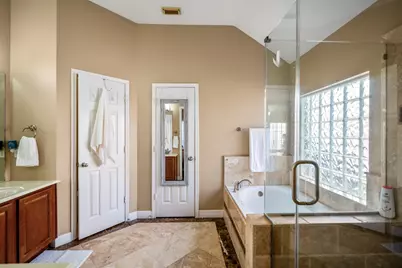 9114 Carriage Point, Sugar Land, TX 77479 - Photo 32