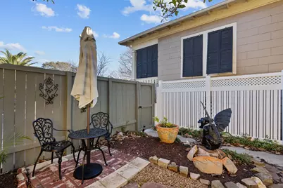 611 Church Street, Galveston, TX 77550 - Photo 8