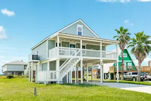 805 Seashell Dr, Surfside Beach, TX 77541 - Photo 2