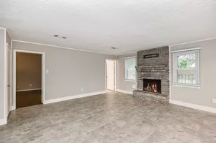 7923 Dawnridge Dr, Houston, TX 77071 - Photo 4