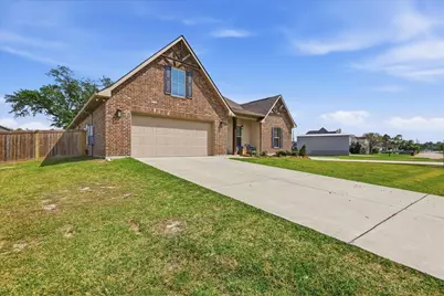 200 Zachary, Bridge City, TX 77611 - Photo 2