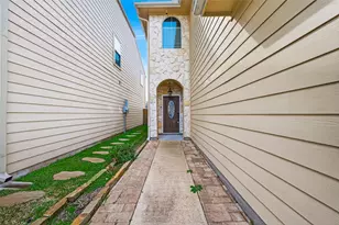 11021 Panther Ct, Houston, TX 77099 - Photo 4